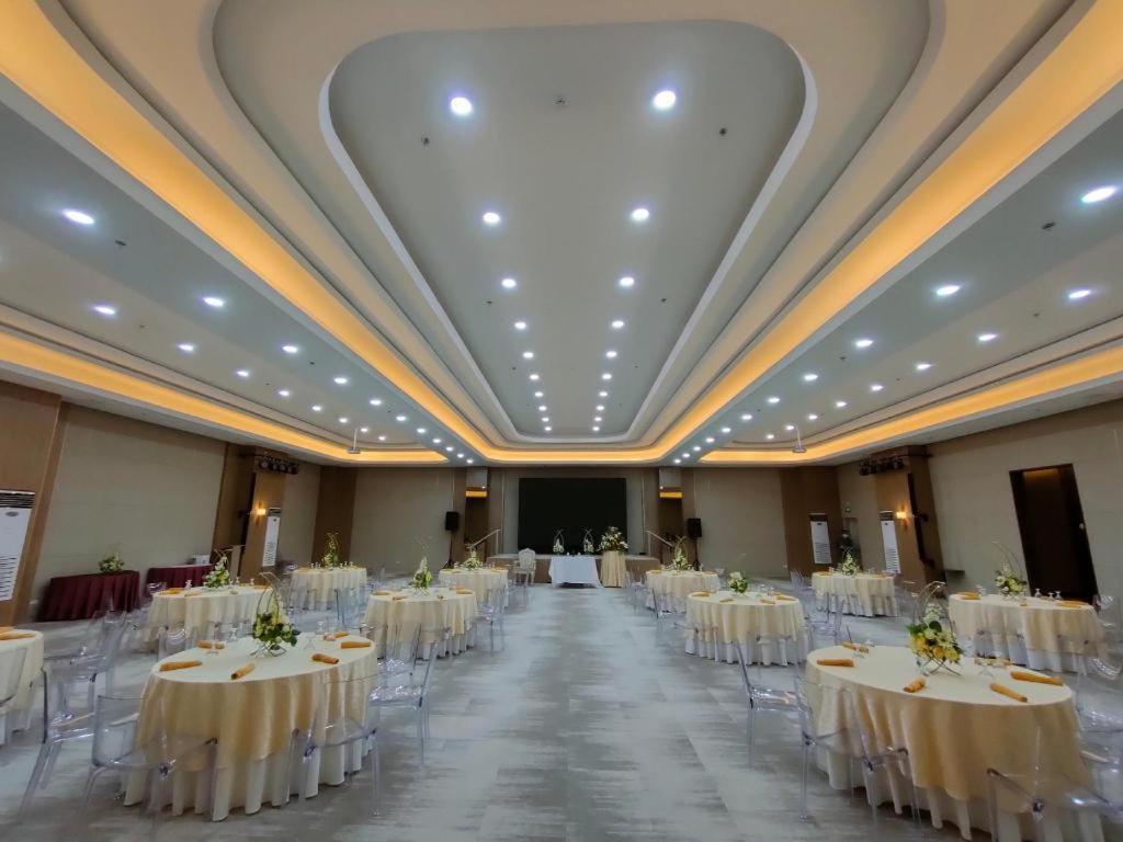 Diversion 21 Hotel Ілоіло Екстер'єр фото