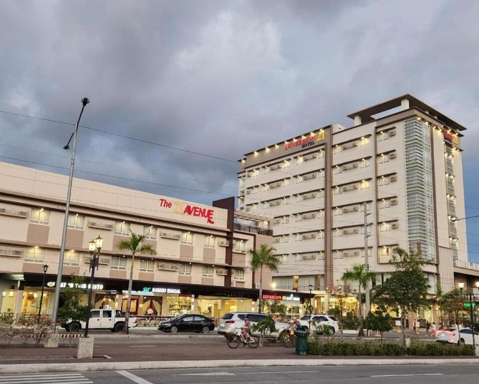 Diversion 21 Hotel Ілоіло Екстер'єр фото