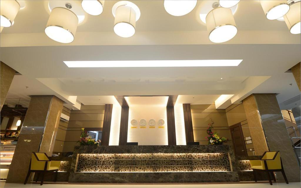 Diversion 21 Hotel Ілоіло Екстер'єр фото