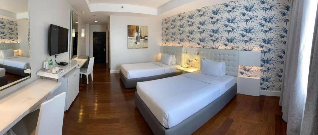 Diversion 21 Hotel Ілоіло Екстер'єр фото
