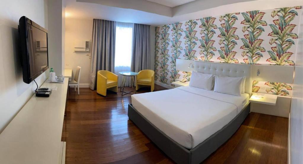 Diversion 21 Hotel Ілоіло Екстер'єр фото