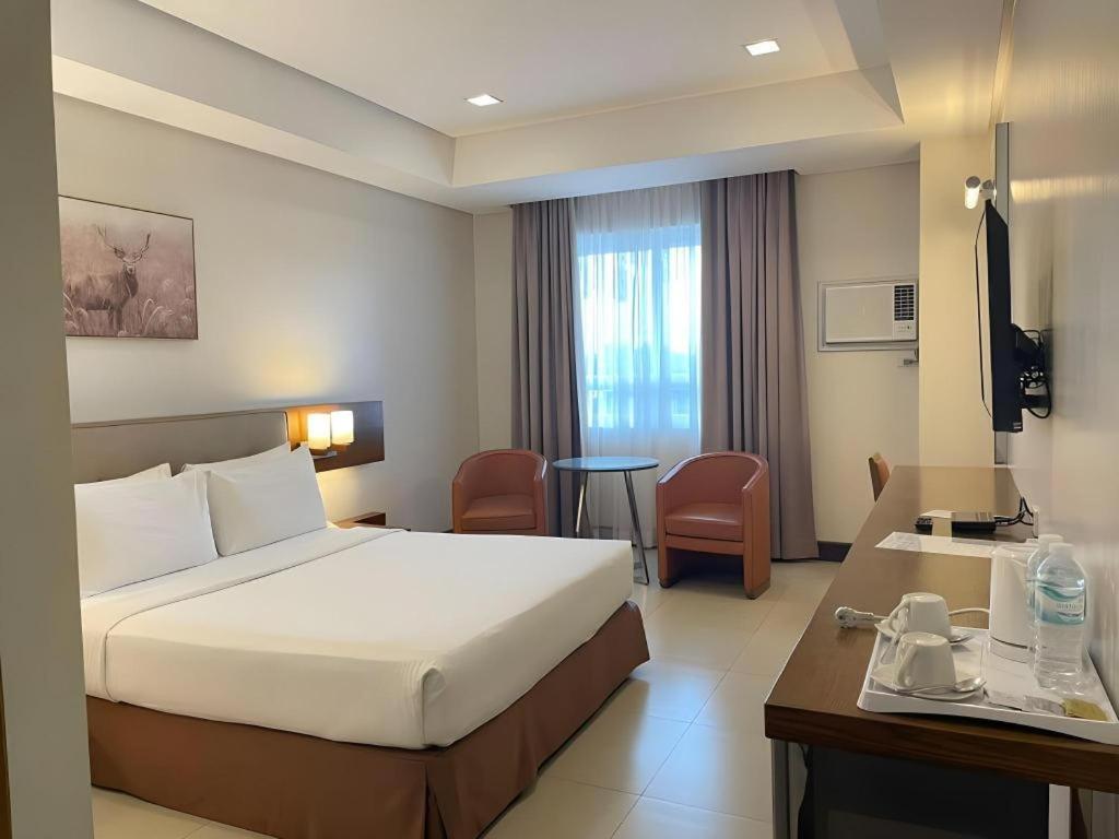 Diversion 21 Hotel Ілоіло Екстер'єр фото