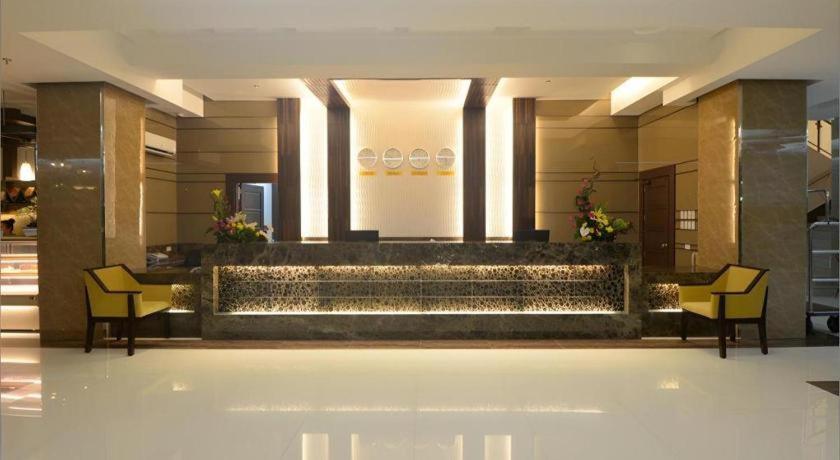 Diversion 21 Hotel Ілоіло Екстер'єр фото