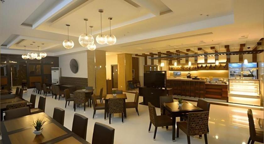 Diversion 21 Hotel Ілоіло Екстер'єр фото