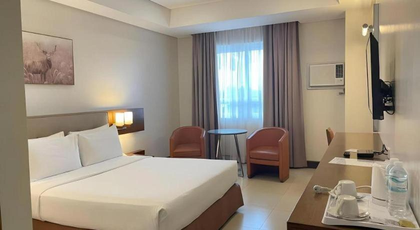 Diversion 21 Hotel Ілоіло Екстер'єр фото