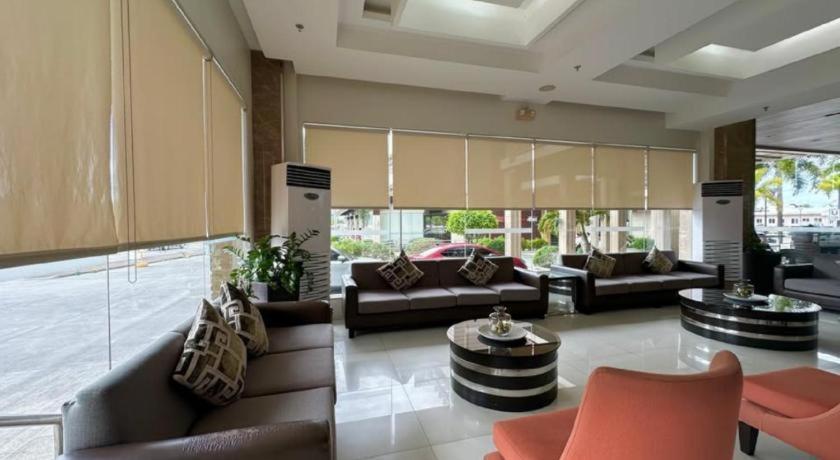 Diversion 21 Hotel Ілоіло Екстер'єр фото