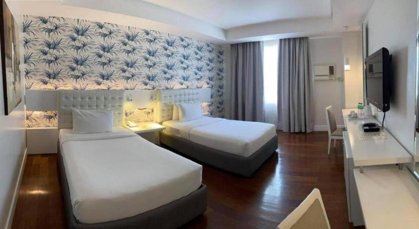 Diversion 21 Hotel Ілоіло Екстер'єр фото