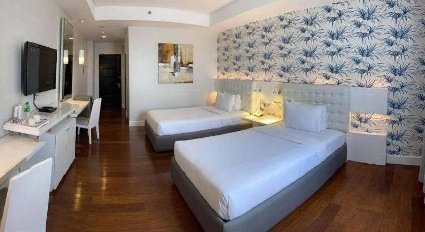 Diversion 21 Hotel Ілоіло Екстер'єр фото