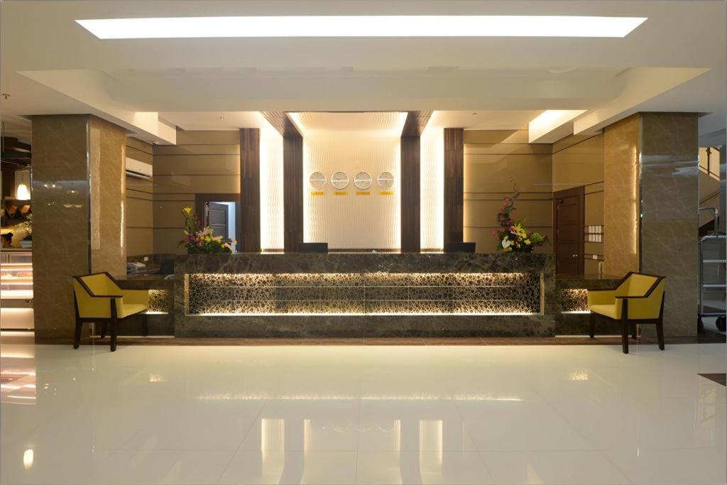 Diversion 21 Hotel Ілоіло Екстер'єр фото
